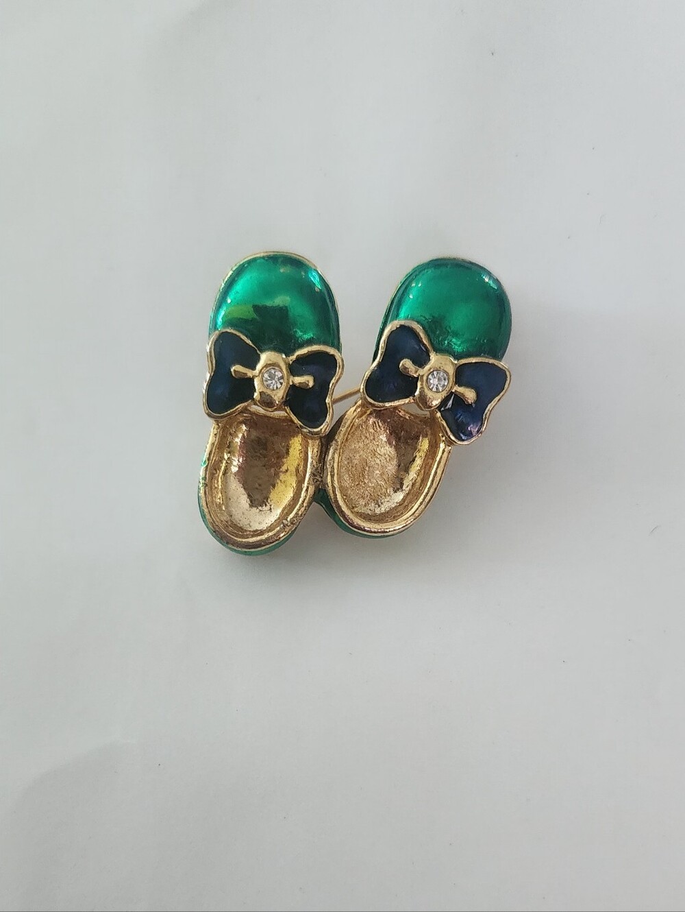 Green Bow Accent Shoes Brooch - Unbranded